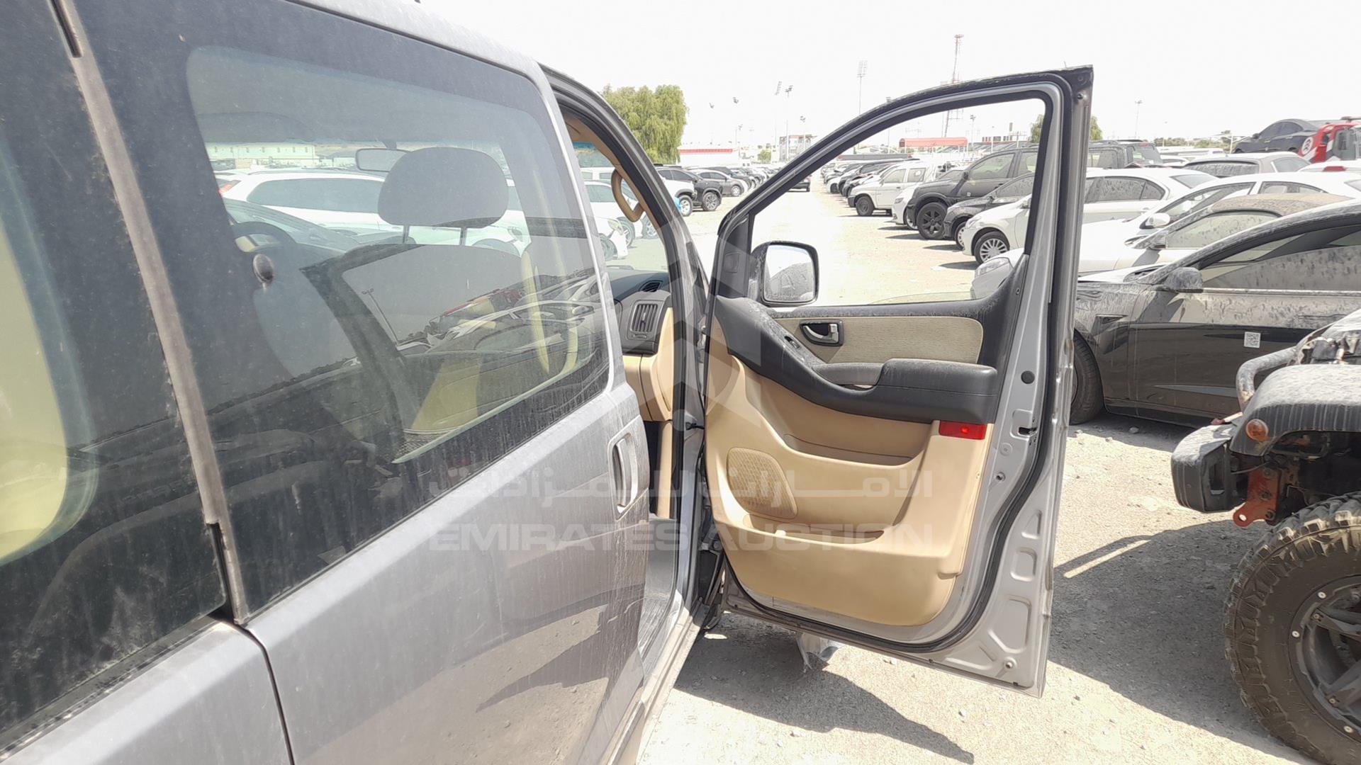 2012 HYUNDAI H1 VIN: KMHWH81R6CU404489