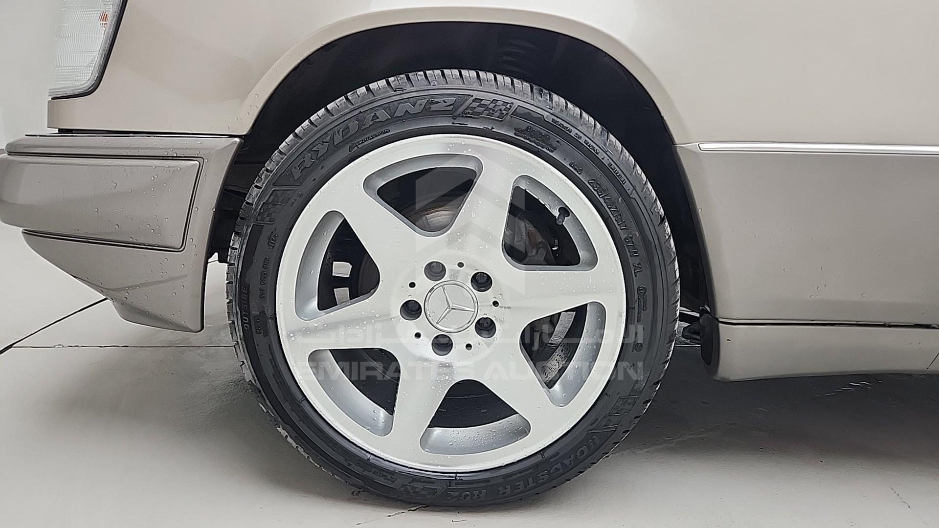1995 MERCEDES E 320 VIN: WDBEA66E6SC280029