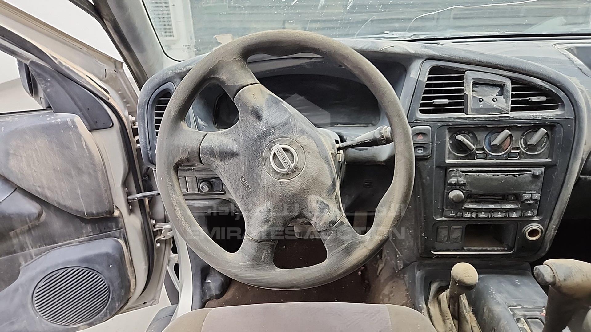 2004 NISSAN PATHFINDER VIN: JN8DR05Y34W700429