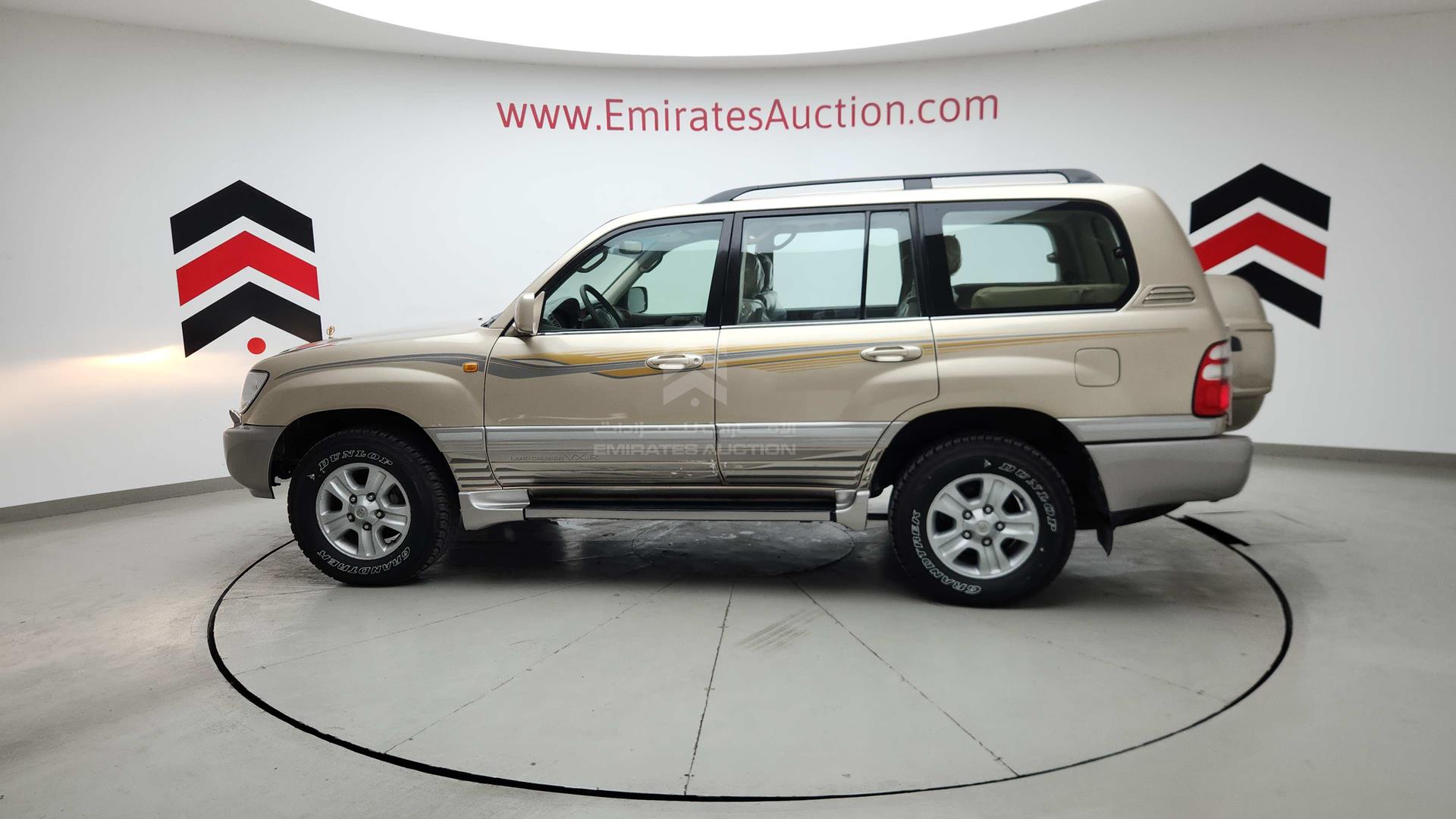 2005 TOYOTA LAND CRUISER VIN: JTEHT05J052069029