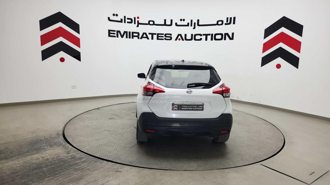 2019 Nissan Kicks — Rear Left Angle — Photo 8