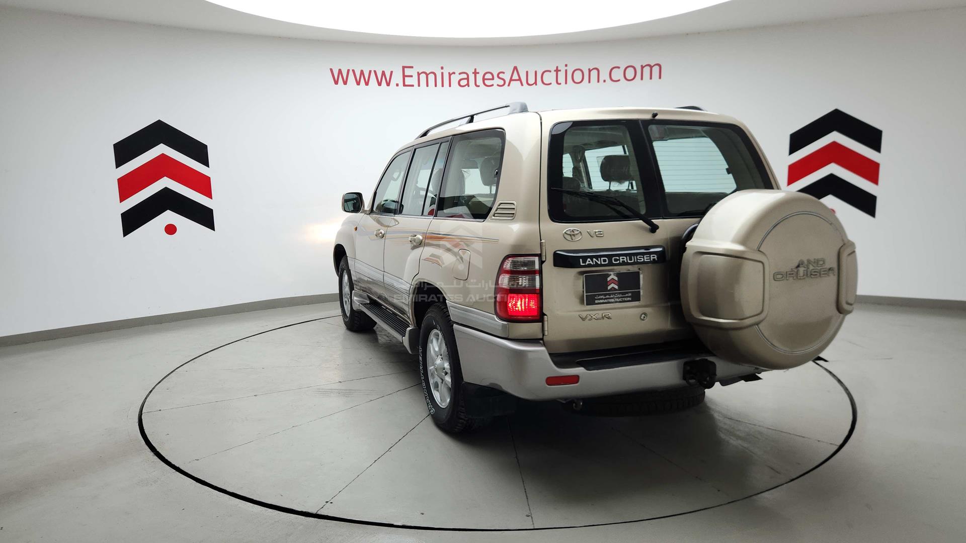 2005 TOYOTA LAND CRUISER VIN: JTEHT05J052069029