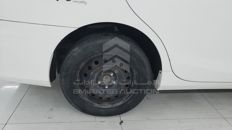 6T1BF9FK0HX697032 Auction: EmiratesAuction Lot: 404487 6T1BF9FK0HX697032 Toyota Camry 2017 WHITE Photo 27