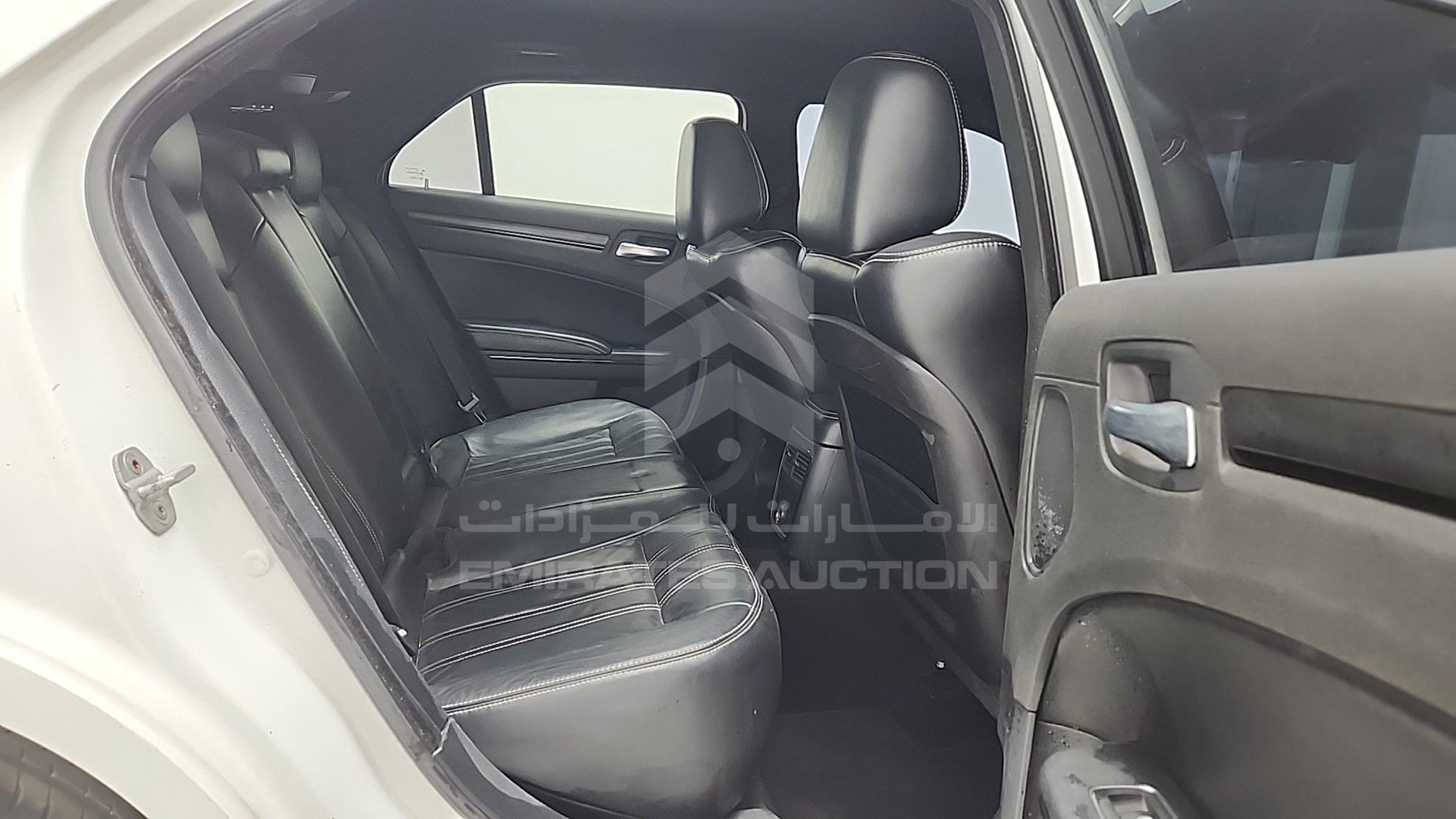 2013 CHRYSLER 300 VIN: 2C3CCABG4DH528845