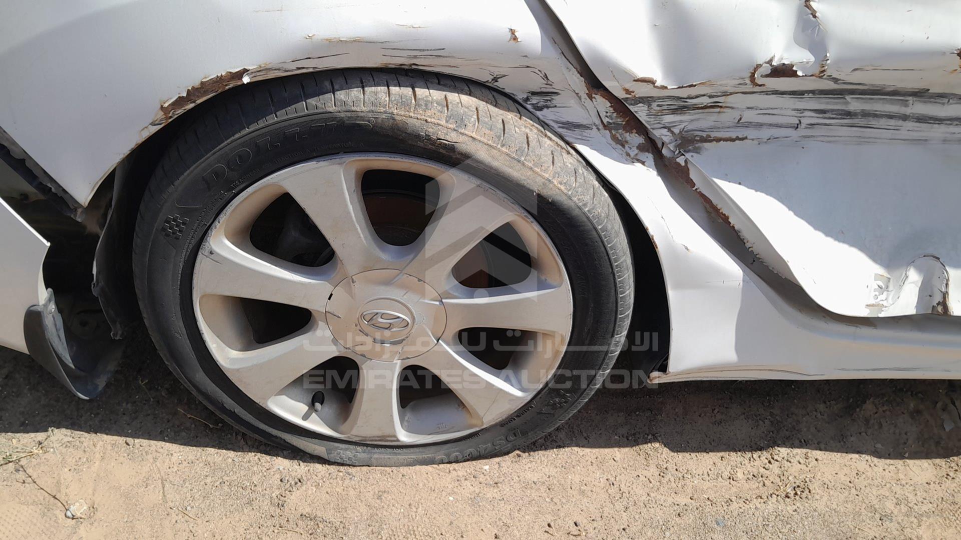 2014 HYUNDAI ELANTRA VIN: KMHDH41E8EU940490