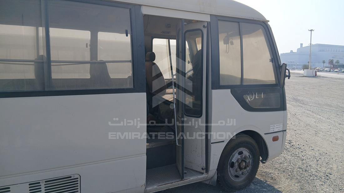2006 Mitsubishi Rosa — Rear Right Door — Photo 22