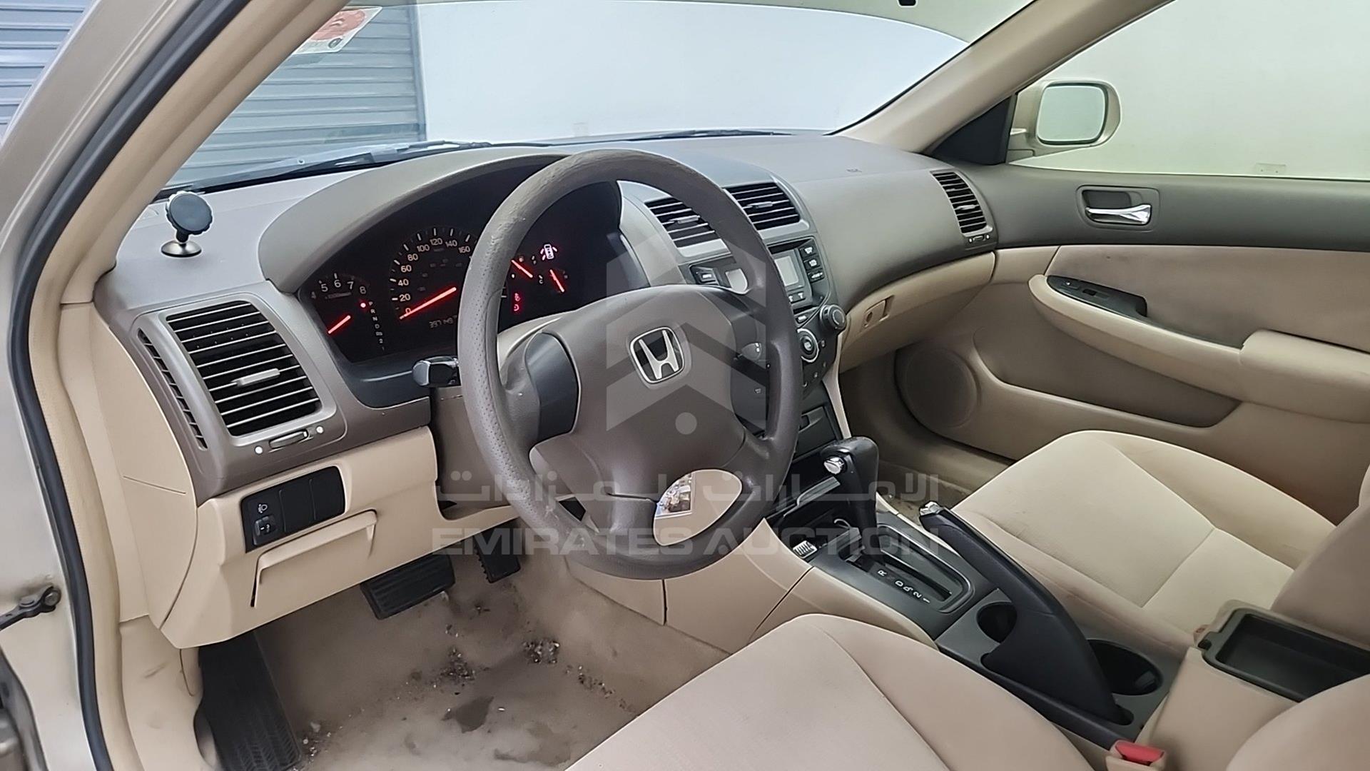 2005 HONDA ACCORD VIN: JHMCM56505C404356