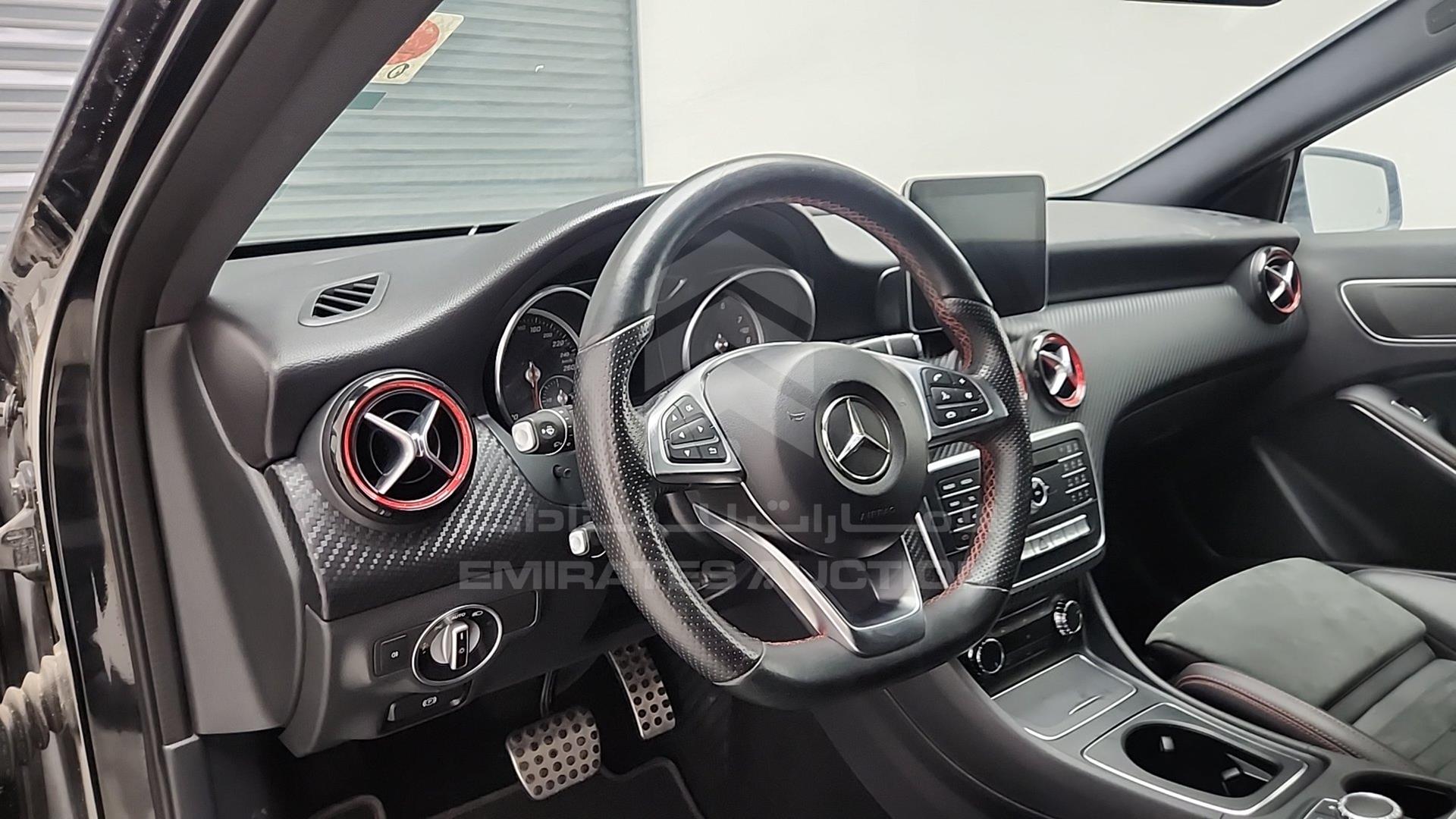 2018 MERCEDES A 250 VIN: WDDBF4EB4JJ734182