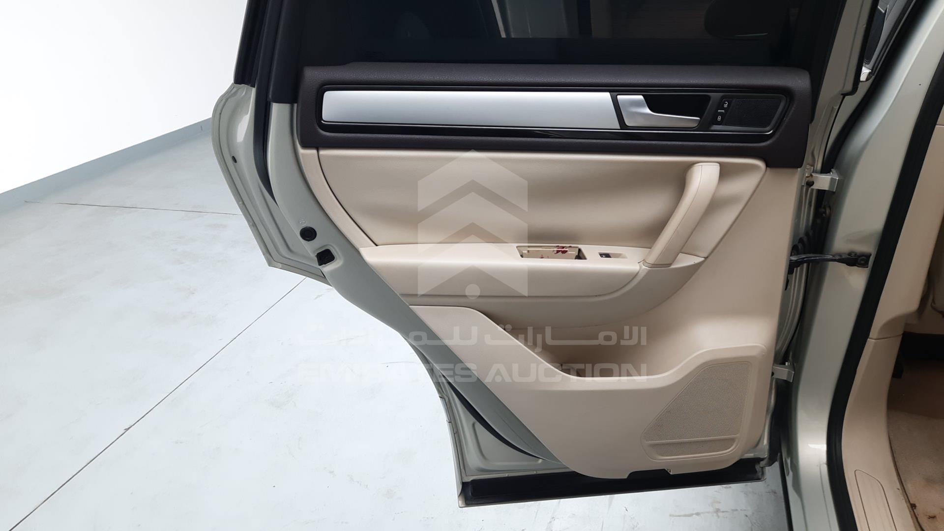 2014 VOLKSWAGEN TOUAREG VIN: WVGBC2BPXED006549