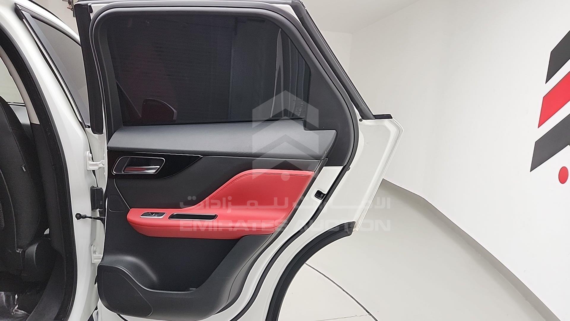 2018 JAGUAR F-PACE VIN: SADCA2BX3JA320008