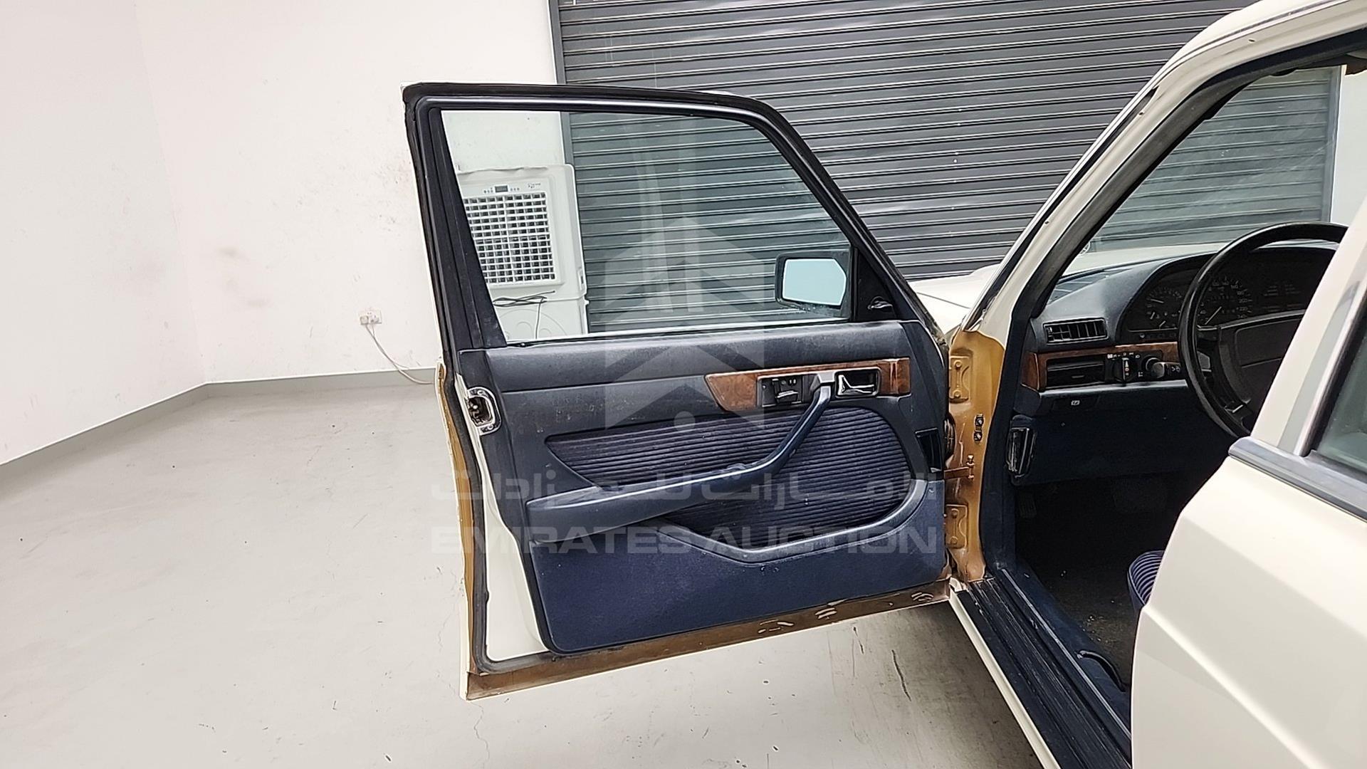 1988 MERCEDES SEL 560 VIN: WDB1260371A413501