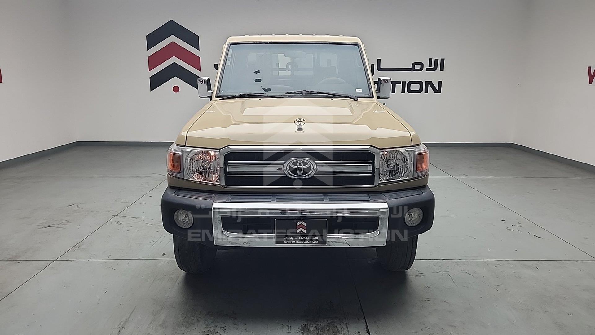 2009 TOYOTA LAND CRUISER VIN: JTFLJ73J196052911
