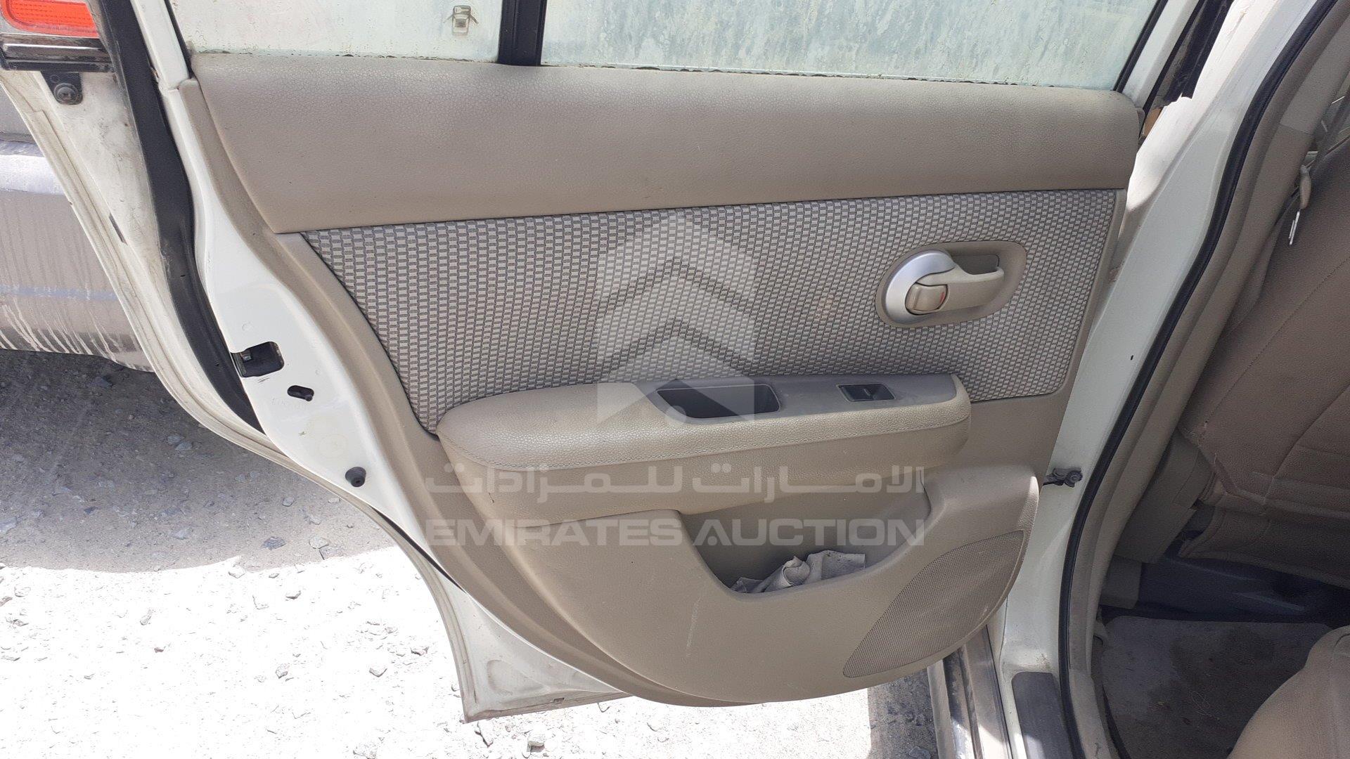 JN1CC13C06T003037 - 2006 Nissan Tiida - #350315