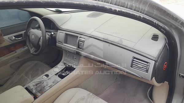 Jaguar XF 2010 SAJAA05D3AFR70499 Image 15