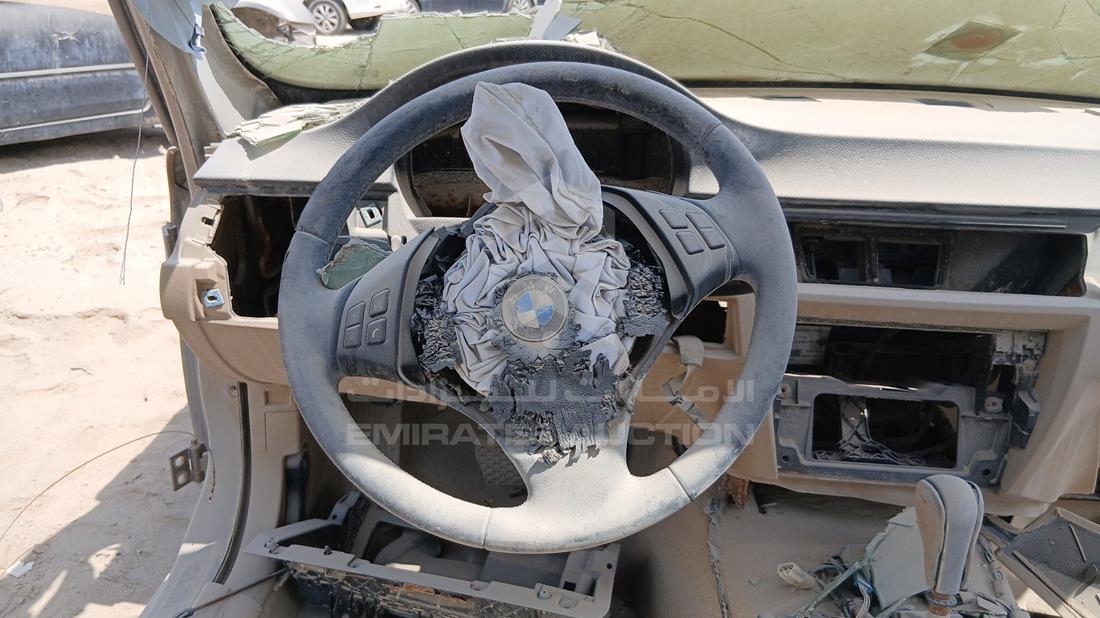 بي ام دبليو 316 2012 — التحكمات في عجلة القيادة — صورة 13