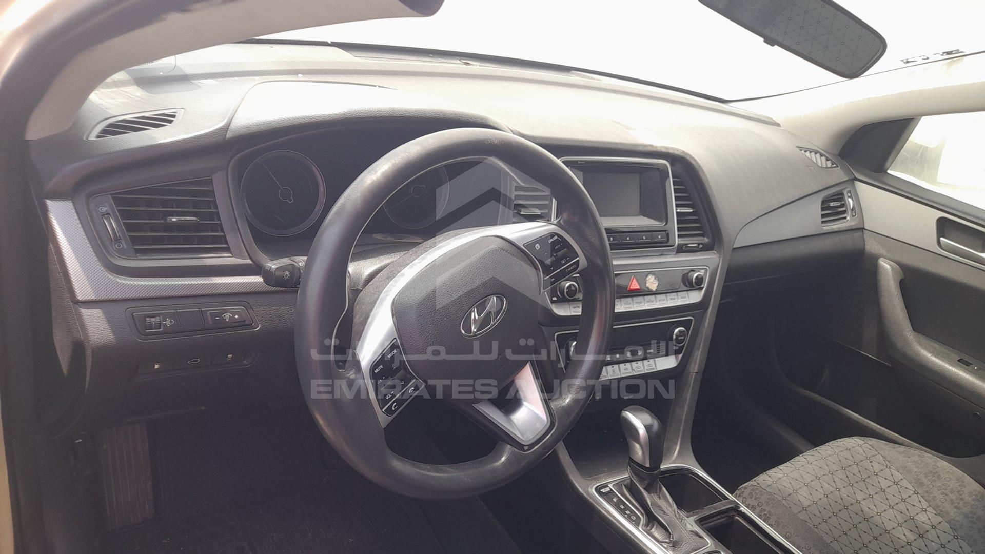2018 HYUNDAI SONATA VIN: KMHE24136JA082047