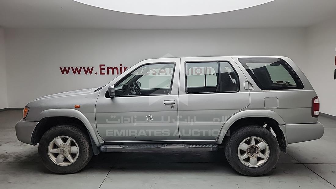 2005 Nissan Pathfinder — Front Left Angle — Photo 9