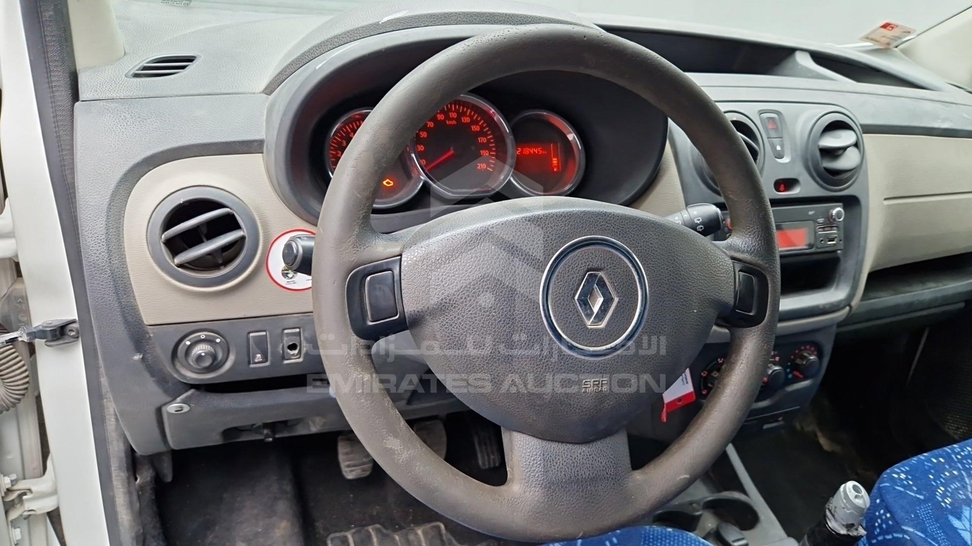 2017 RENAULT DOKKER VIN: VF18SRB46HG533781