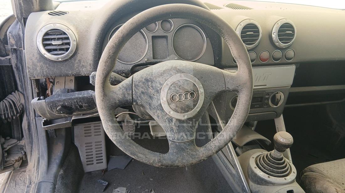 اودي تى تى 2002 — التحكمات في عجلة القيادة — صورة 13