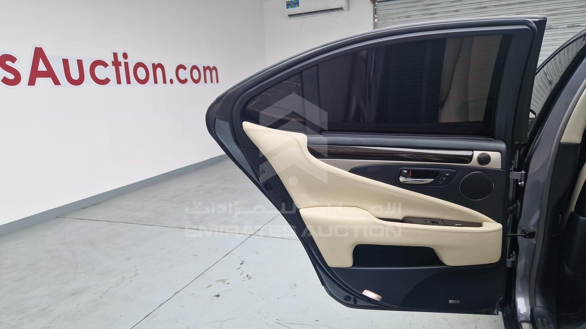 2013 LEXUS LS 460 VIN: JTHCL1EFXD5016138