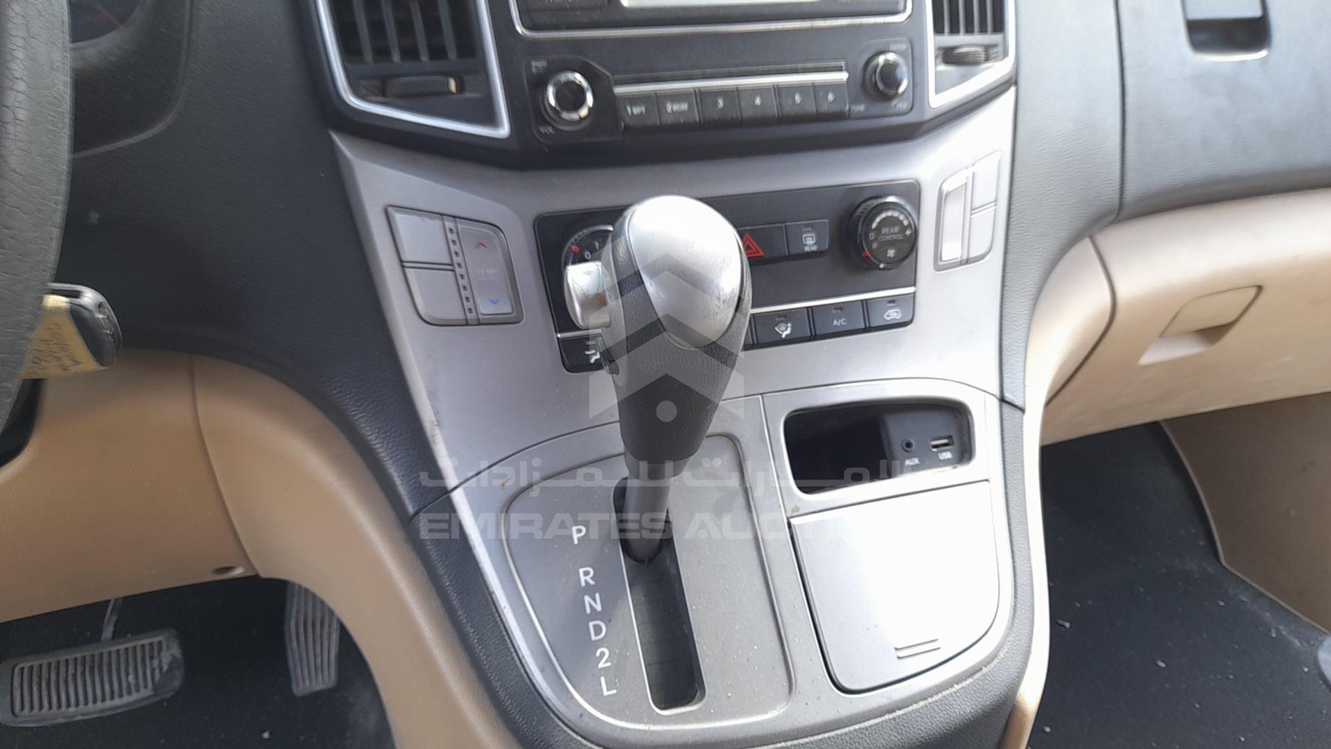 2016 HYUNDAI H1 VIN: KMJWA37R3GU801127