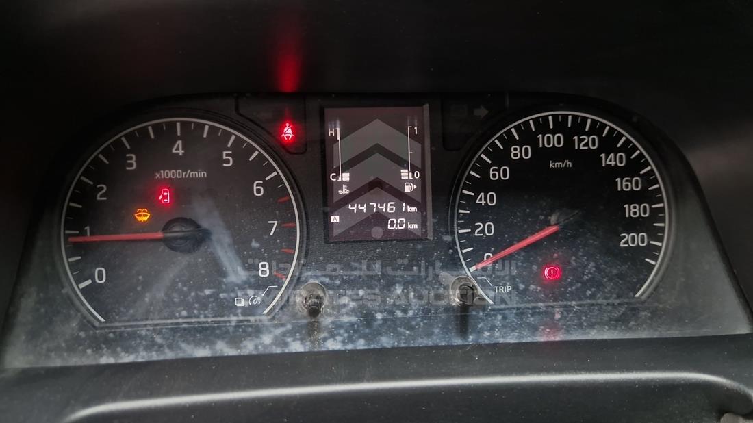 2014 Nissan Urvan — Speedometer & RPM Gauges — Photo 9