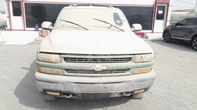 2004 GMC Suburban — Full Front View — Photo 1 — Thumbnail