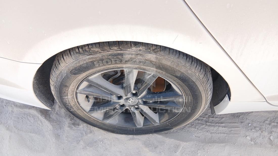 2015 Hyundai Sonata — Rear Right Tyre — Photo 29