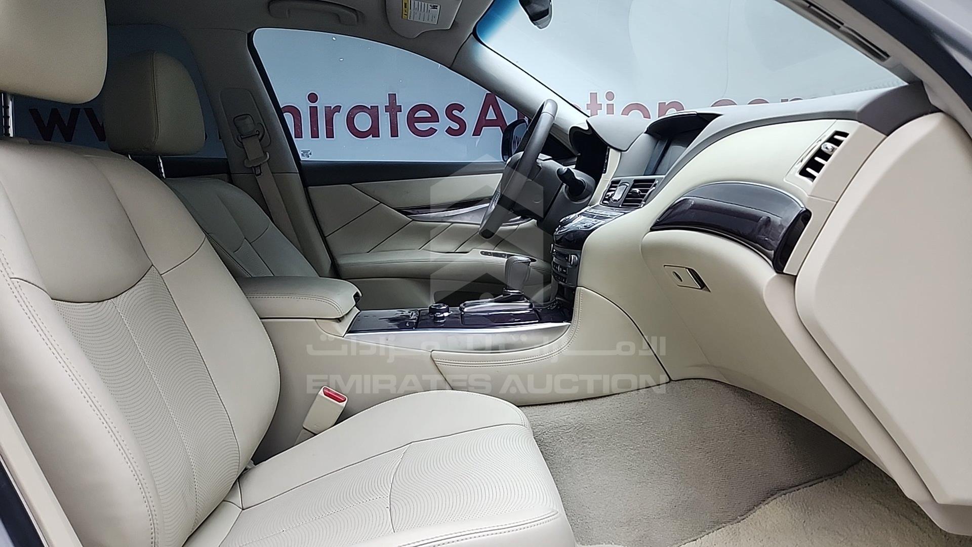 2018 INFINITI Q70 VIN: JNKBY1AP9JM370178