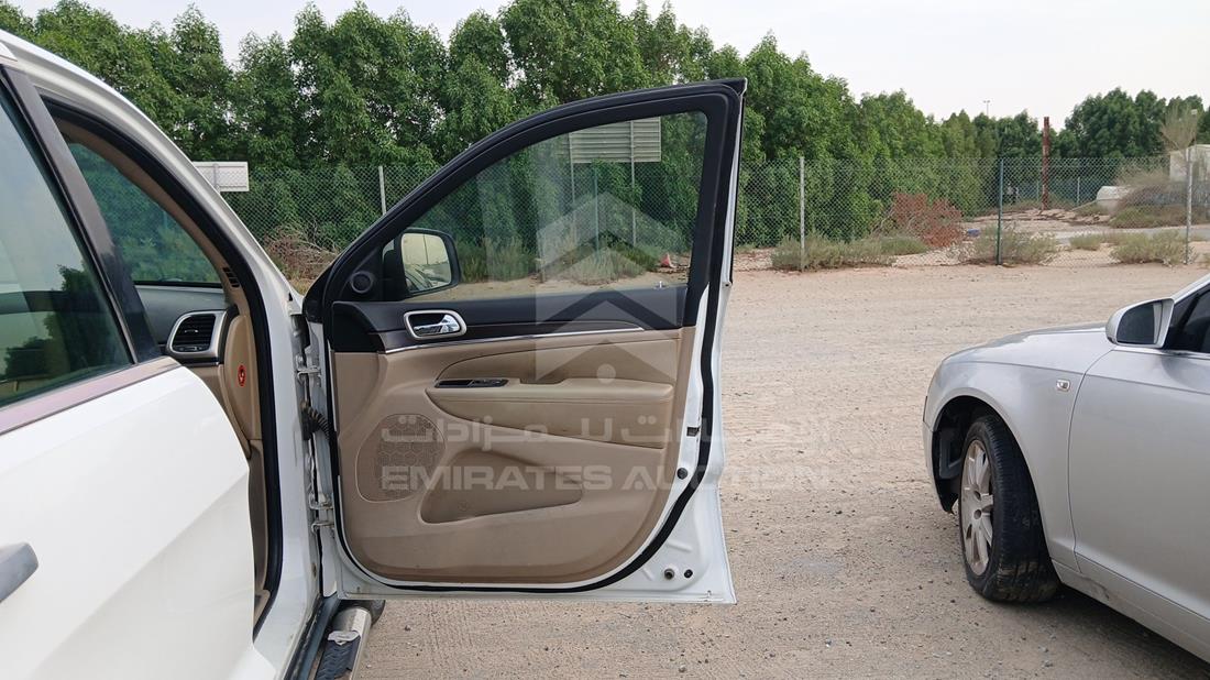 2014 Jeep Grand Cherokee — Front Right Door — Photo 29