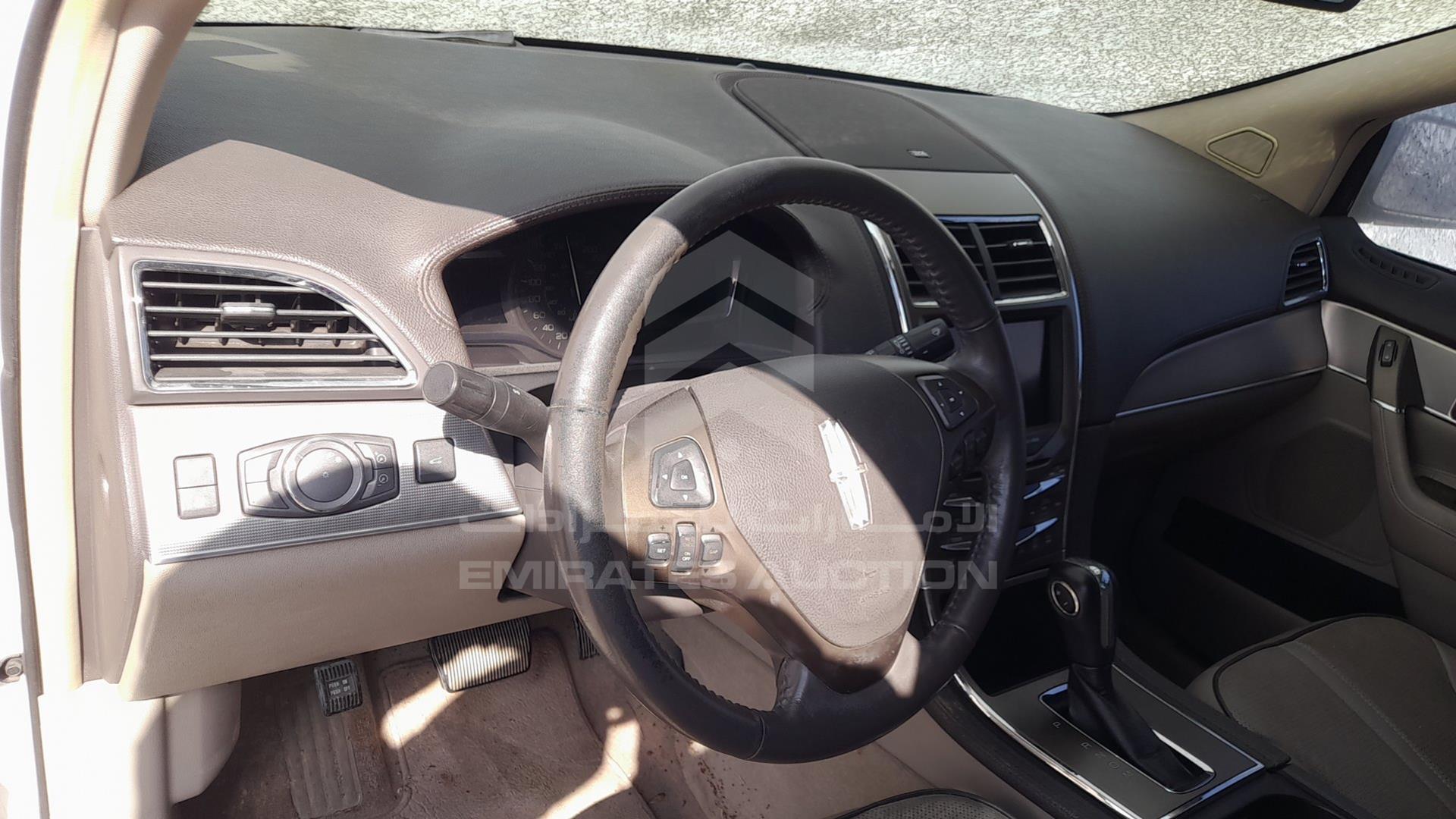 2011 LINCOLN MKX VIN: 2LMDJ8JKXBBJ10858