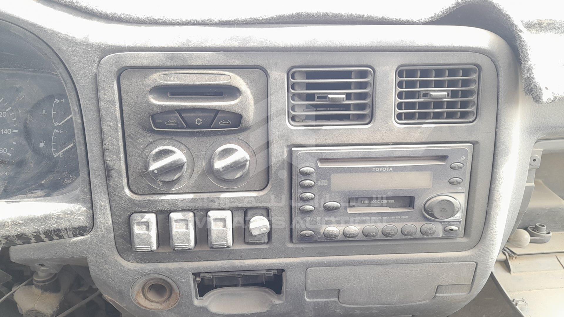 1998 KIA --- VIN: KNCSD0112WS395238