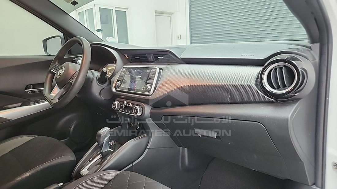 2019 Nissan Kicks — Front Right Passenger Dashboard View — Photo 29