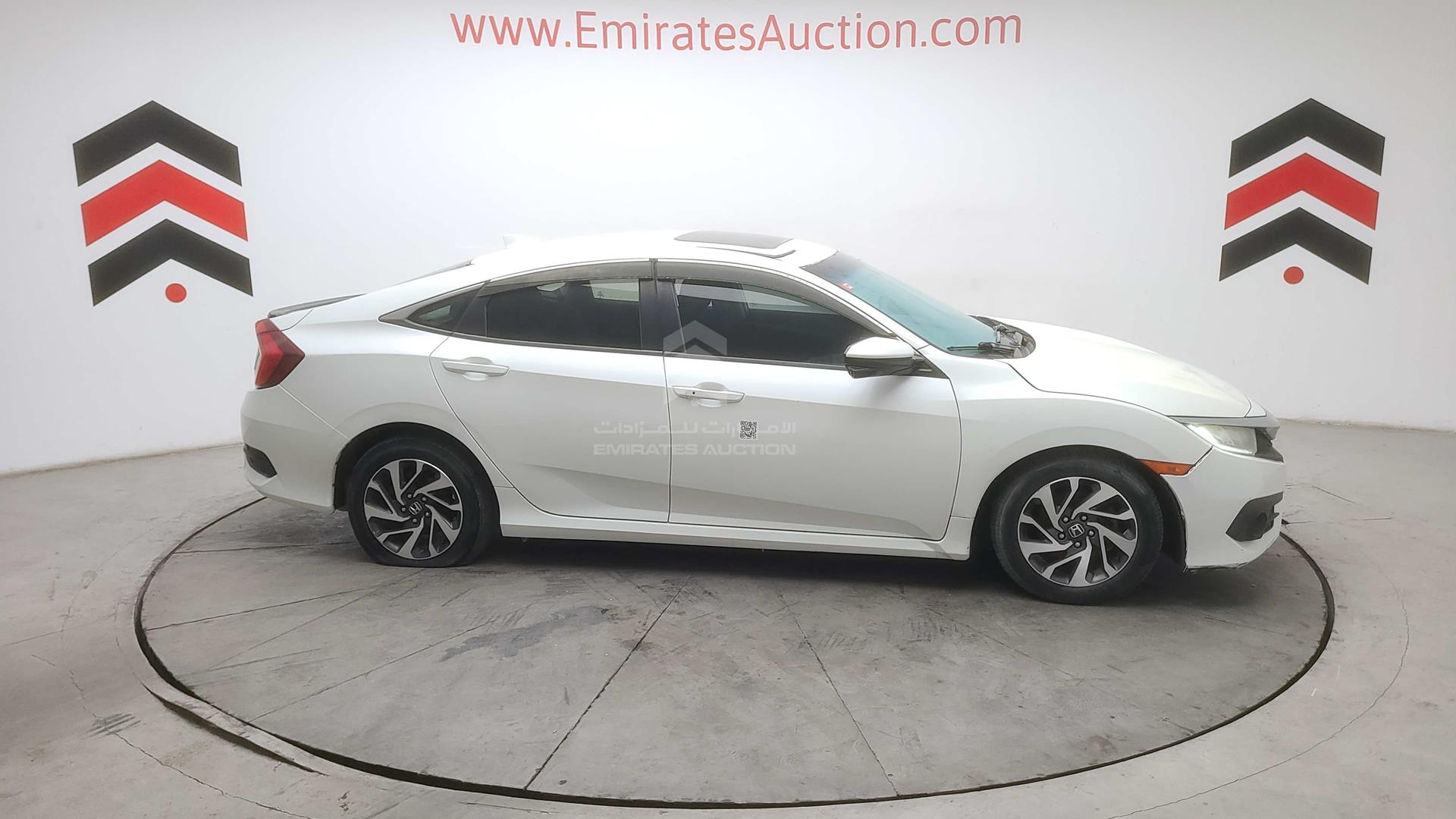 2018 HONDA CIVIC VIN: 2HGFC2F72JH501715