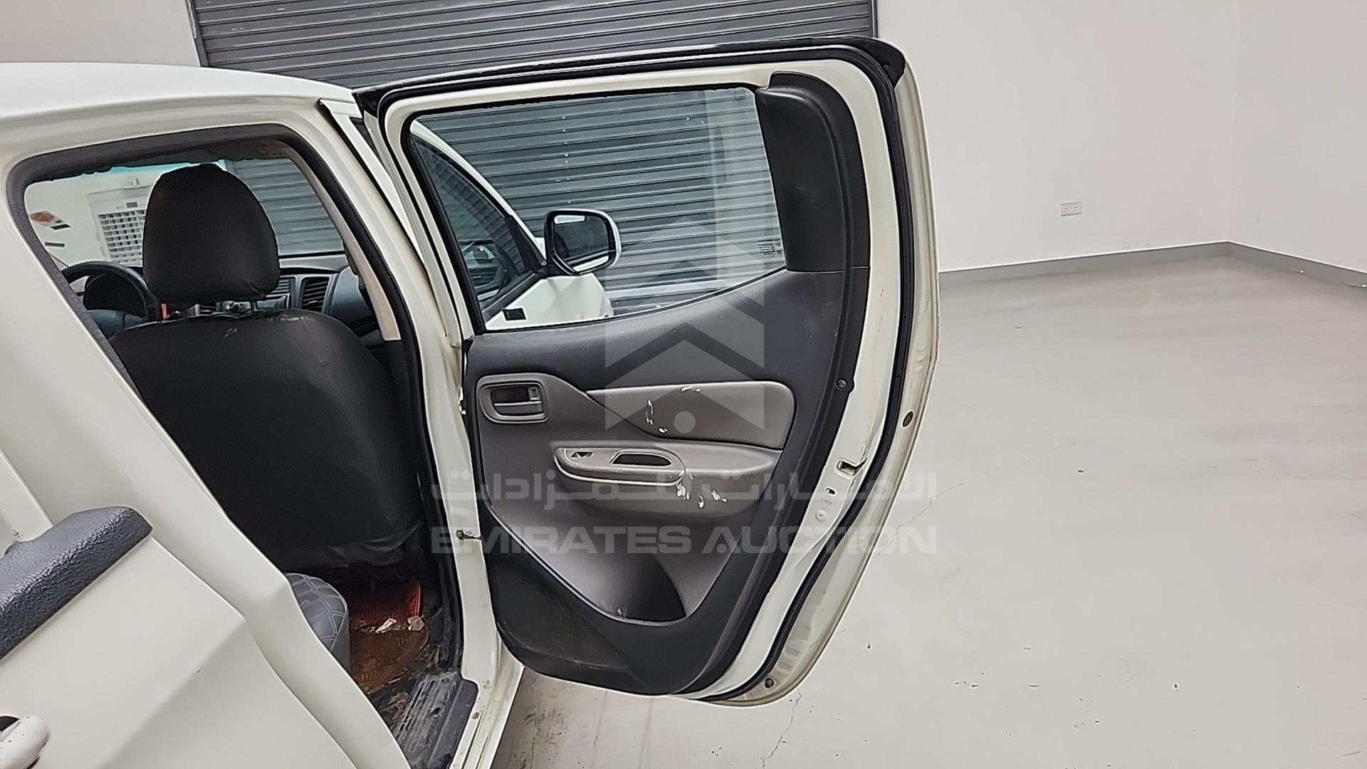 2016 MITSUBISHI L 200 VIN: MMBJNKJ40GH006158