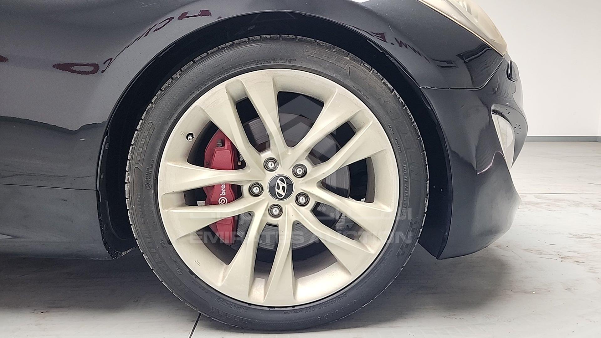 2015 HYUNDAI GENESIS VIN: KMHHU61H5FU116239