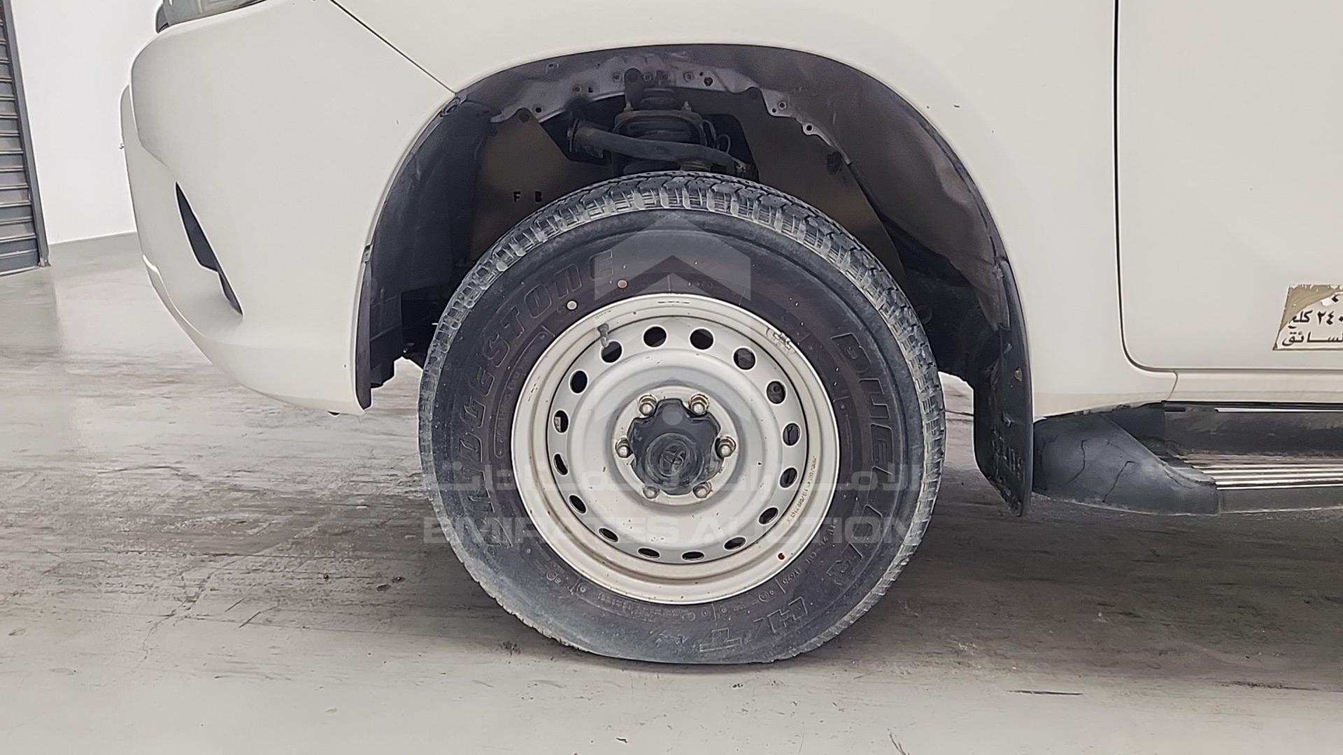 2016 TOYOTA HILUX VIN: MR0DX6CD4G0201541