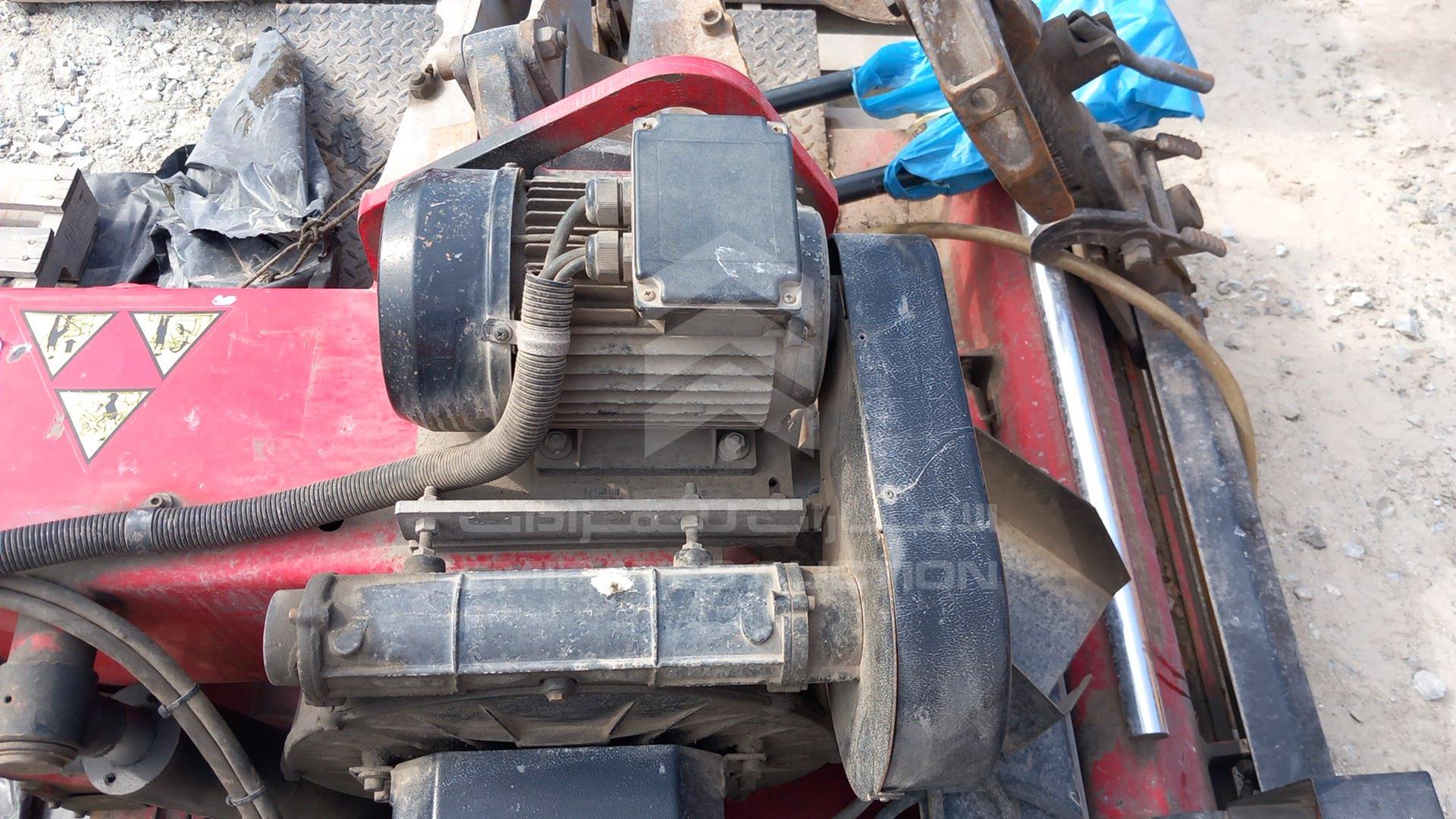 2009 UNDEFINED TIRE EQUIPMENT VIN: P02339