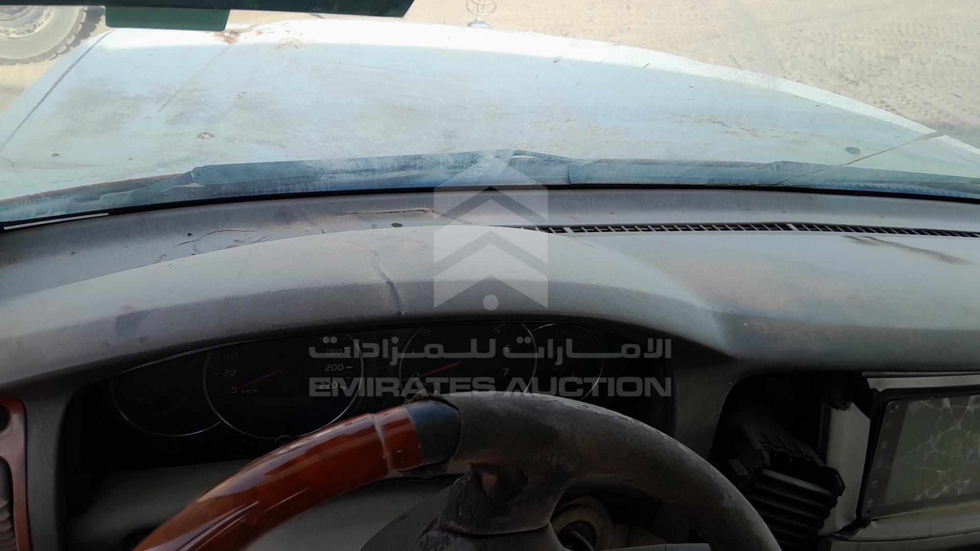 2006 TOYOTA LAND CRUISER VIN: JTEHJ09JX65132086