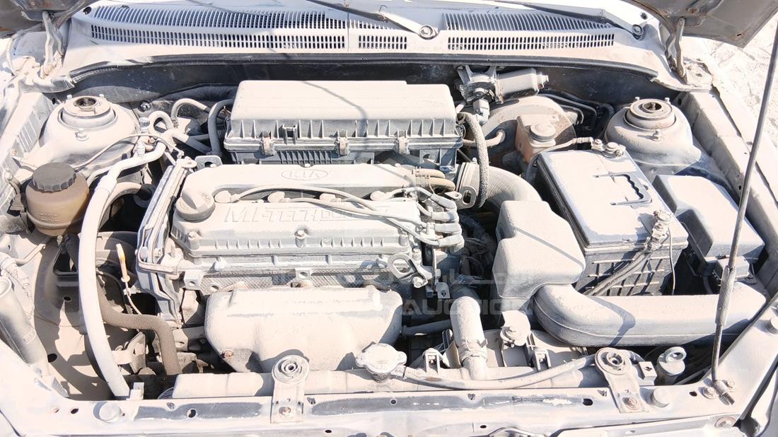 2005 Kia Rio — Engine Bay — Photo 27