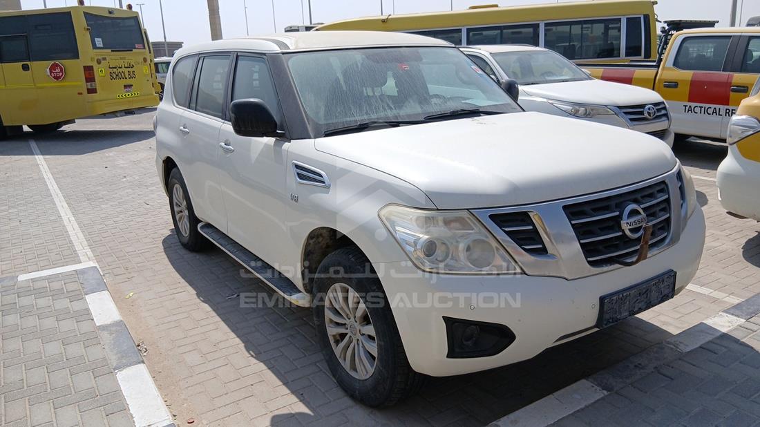 نيسان باترول 2019 — الزاوية الأمامية اليمنى — صورة 10