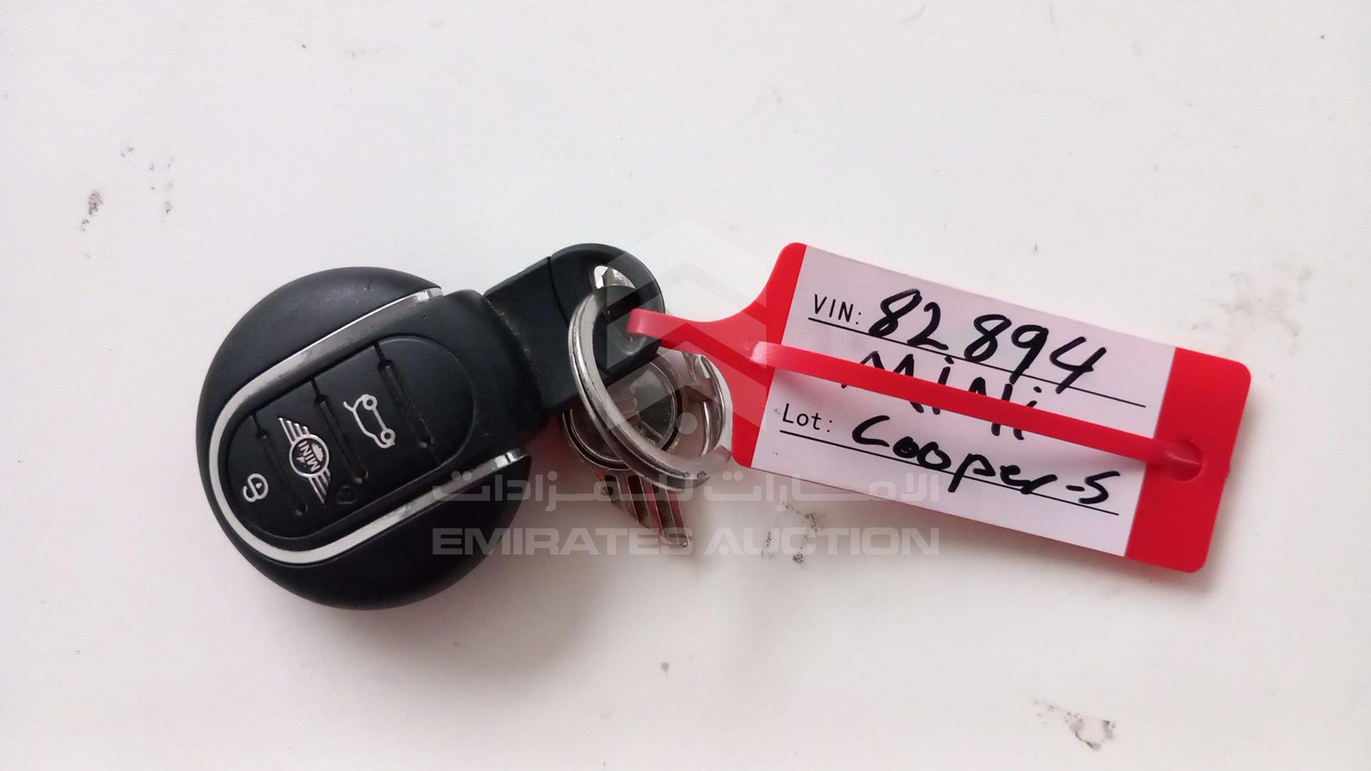 2020 MINI COOPER S VIN: WMWXR5A0XLTR82894