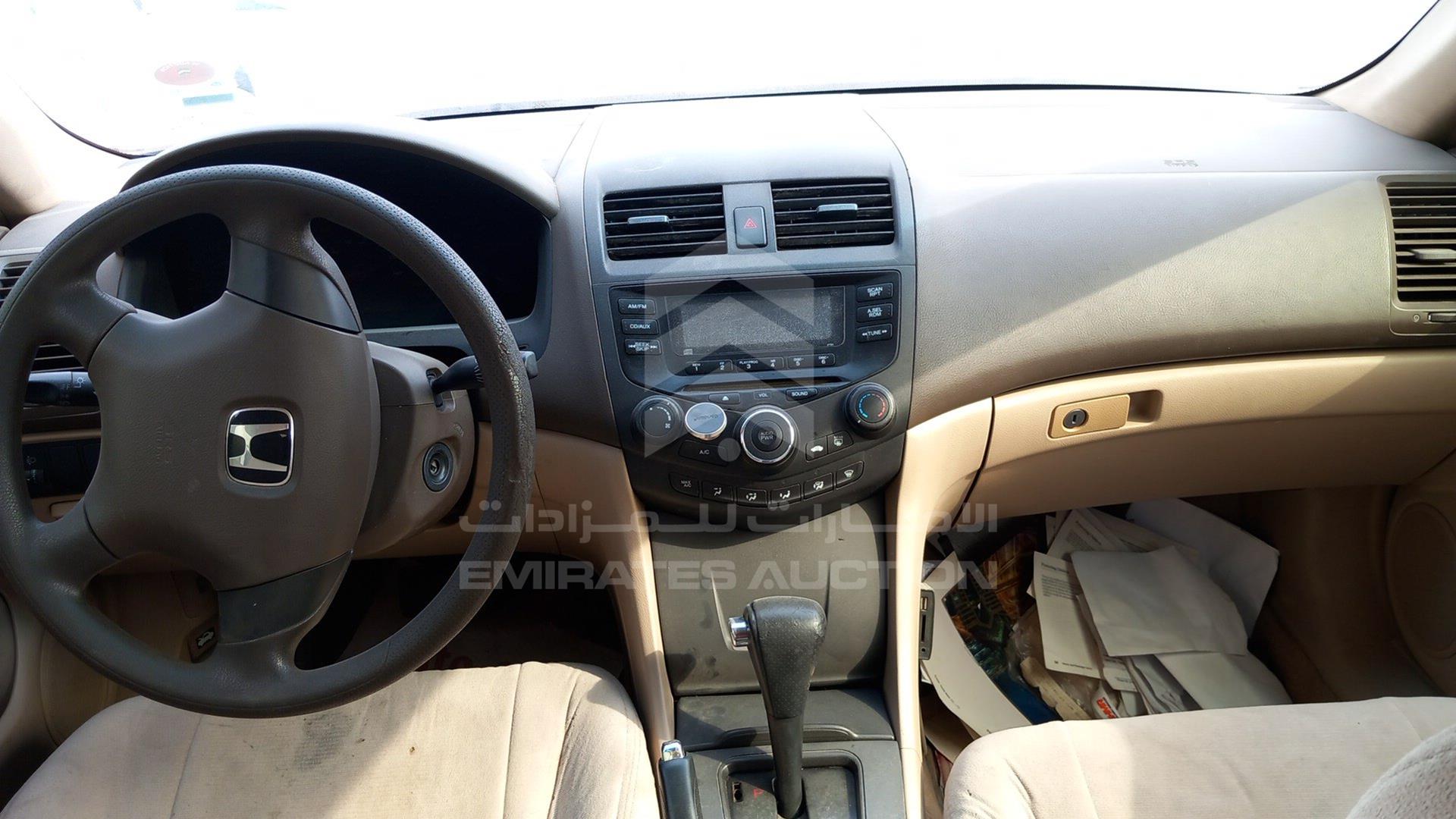 2005 HONDA ACCORD VIN: JHMCM56505C407631