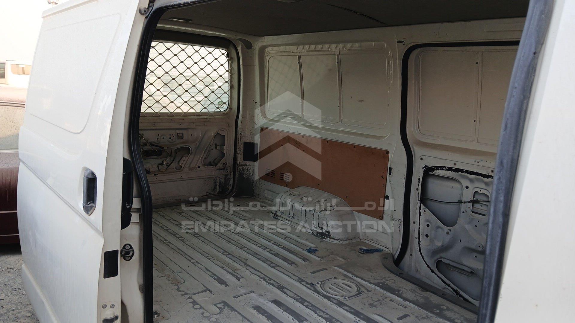 2015 TOYOTA HIACE VIN: JTFHX02P2F0094844