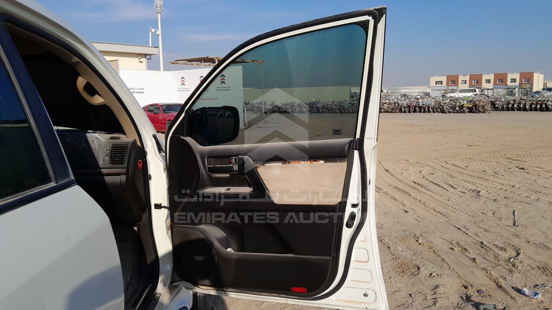2011 TOYOTA LAND CRUISER VIN: JTMHU09J5B4046244