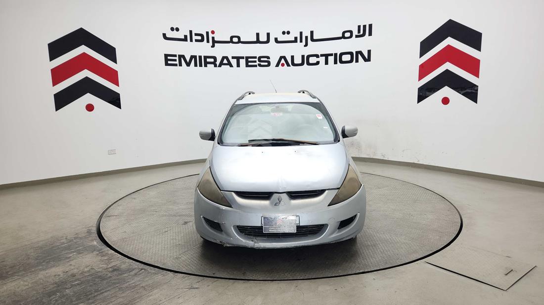 2006 Mitsubishi Grandis — 360-degree view