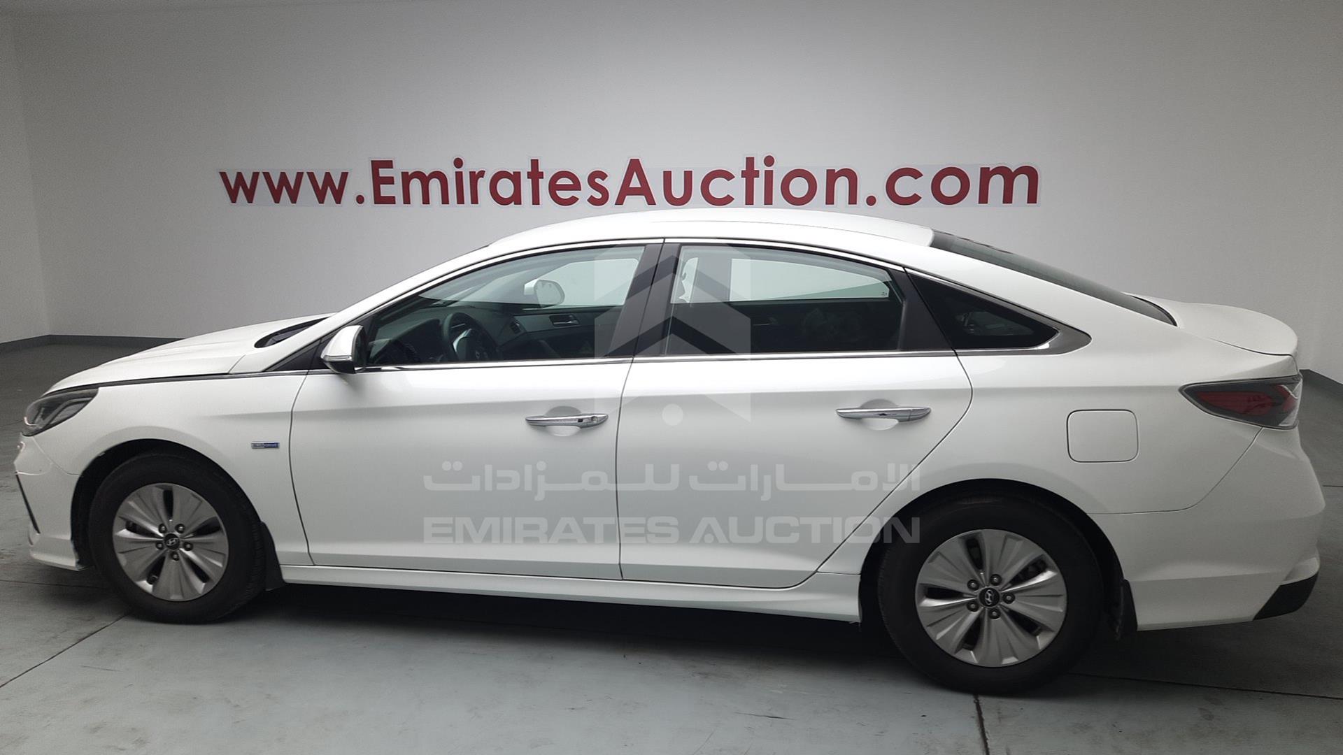 2018 HYUNDAI SONATA VIN: KMHE24139JA081992
