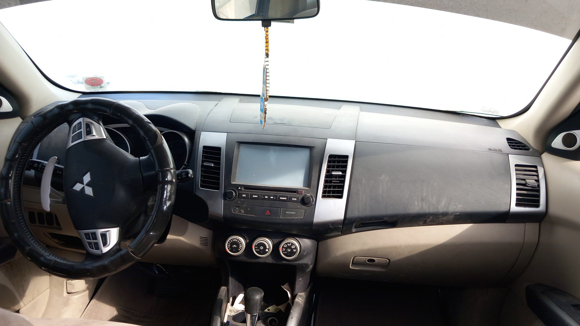 JMYXLCW6W9Z700436 و 2009 Mitsubishi Outlander تاريخ السيارة