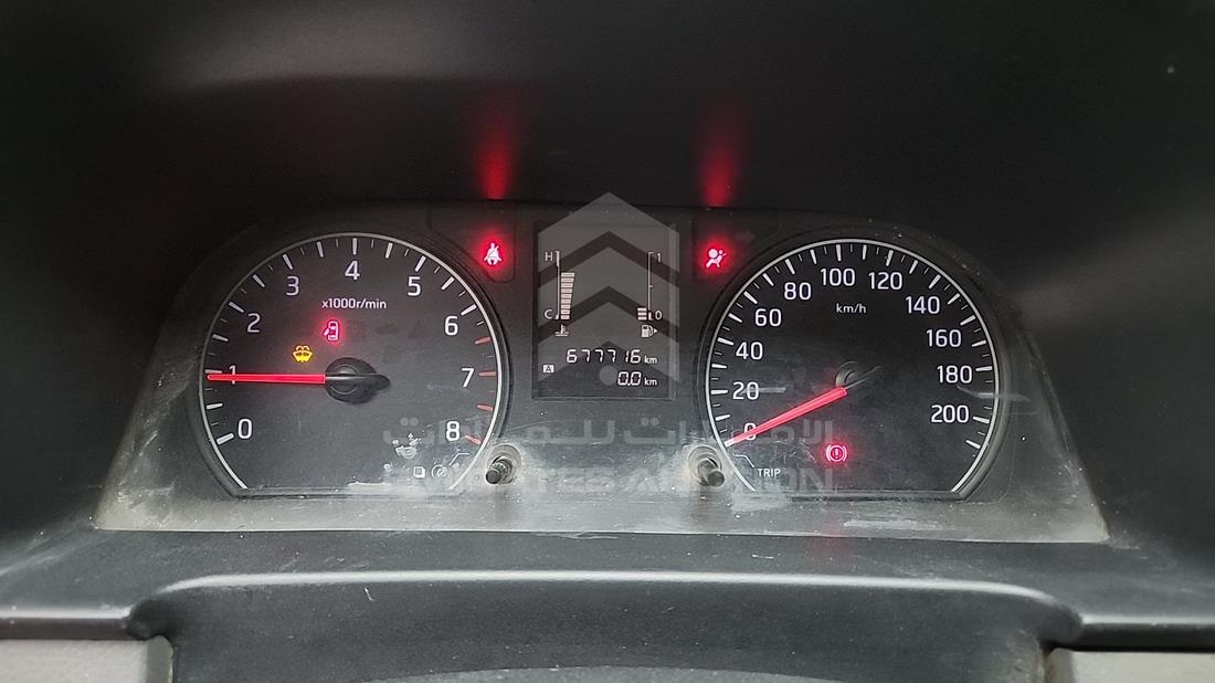 2015 Nissan Urvan — Speedometer & RPM Gauges — Photo 9