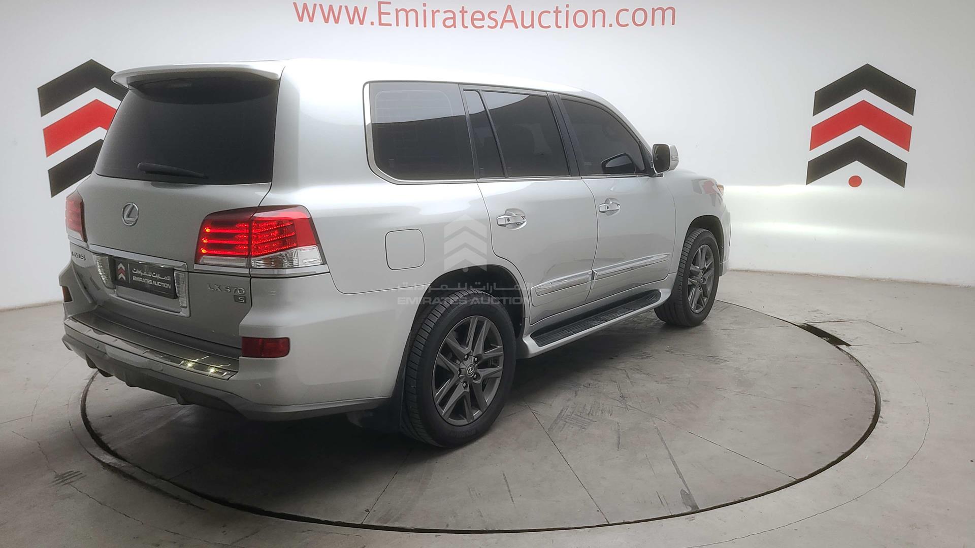 2014 LEXUS LX 570 VIN: JTJHY00W2E4138734